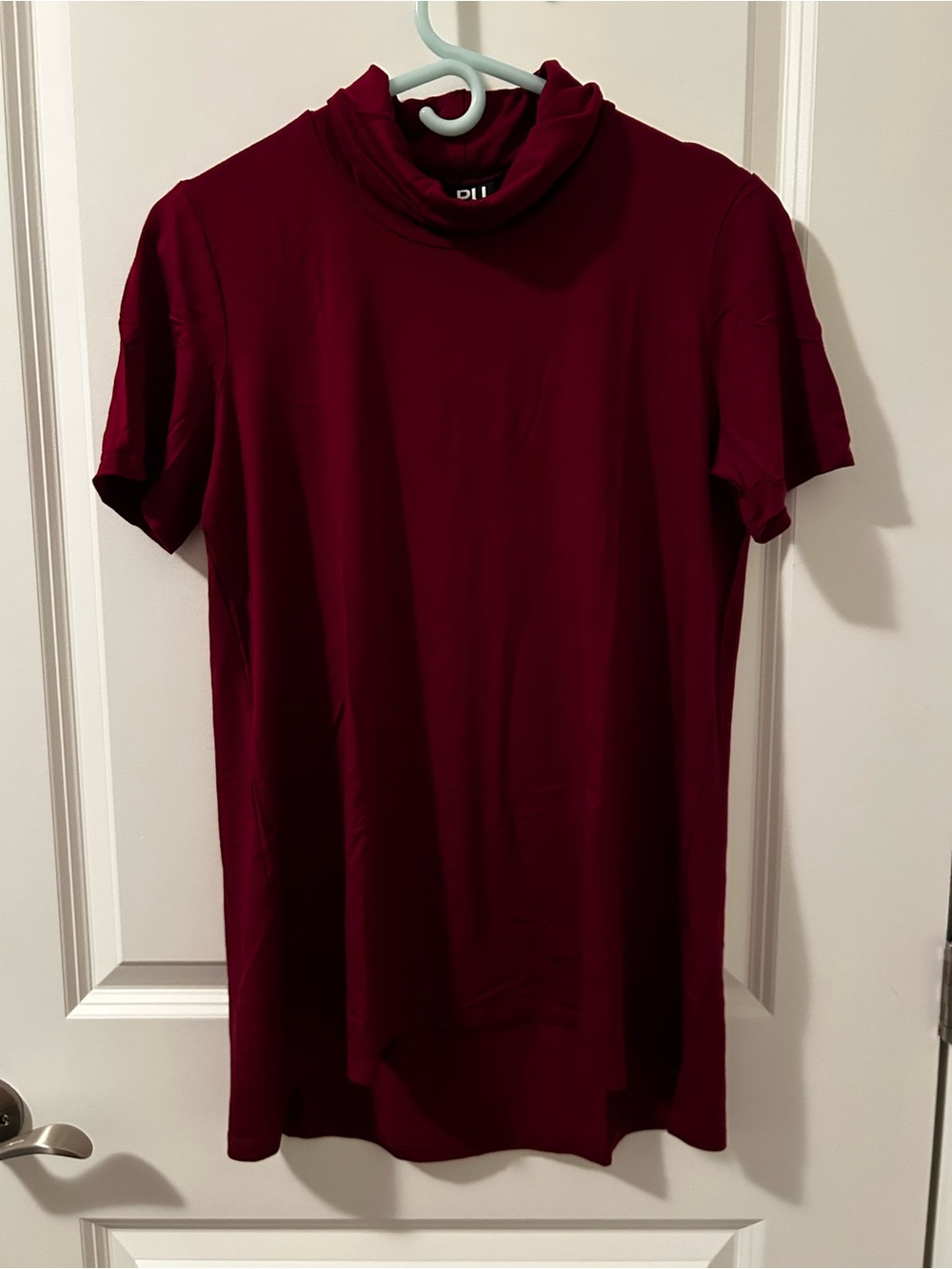 Short-Sleeve Mock Neck Tee in Burgundy by PLI